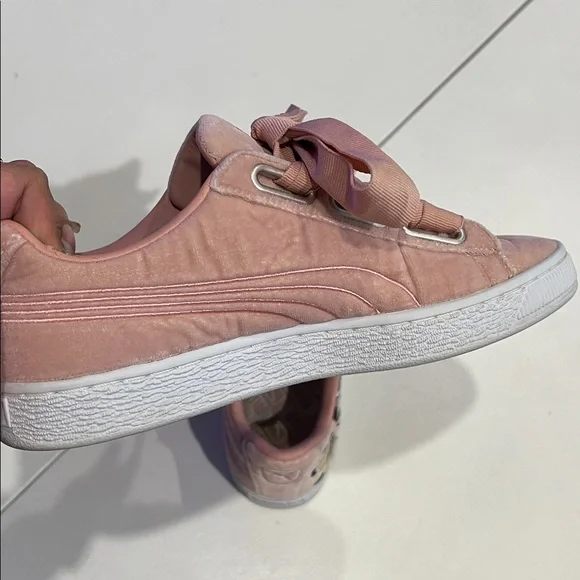 Puma Basket Heart Hyper Embroidery women's shoes size 7 - Picture 7 of 13